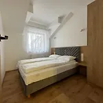 Gal Apartment *